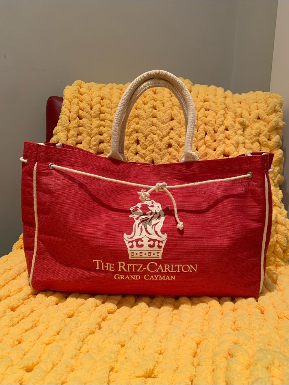 ❤️RITZ CARLTON GRAND CAYMAN CANVAS BEACH BAG❤️AUTHENTIC!! NEVER USED.
